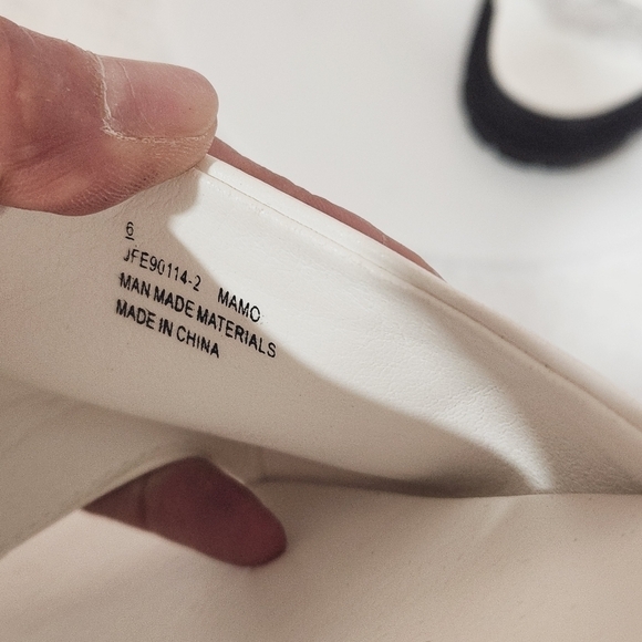 CAPE Robbin Mamo White/Blk Open Toe Chunky Heel Sandals Size 6 - Picture 9 of 10